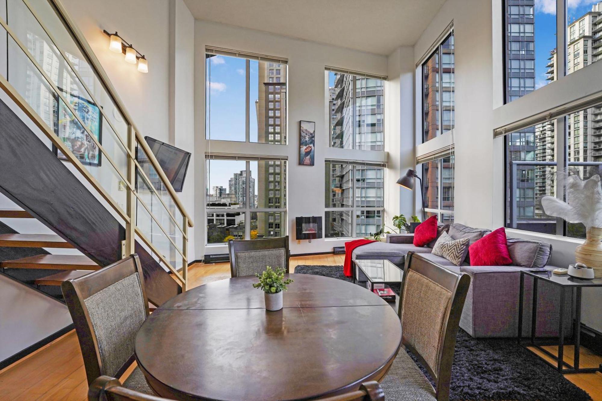 Sleek Urban Getaway Amid Cafes And Boutiques * Vancouver