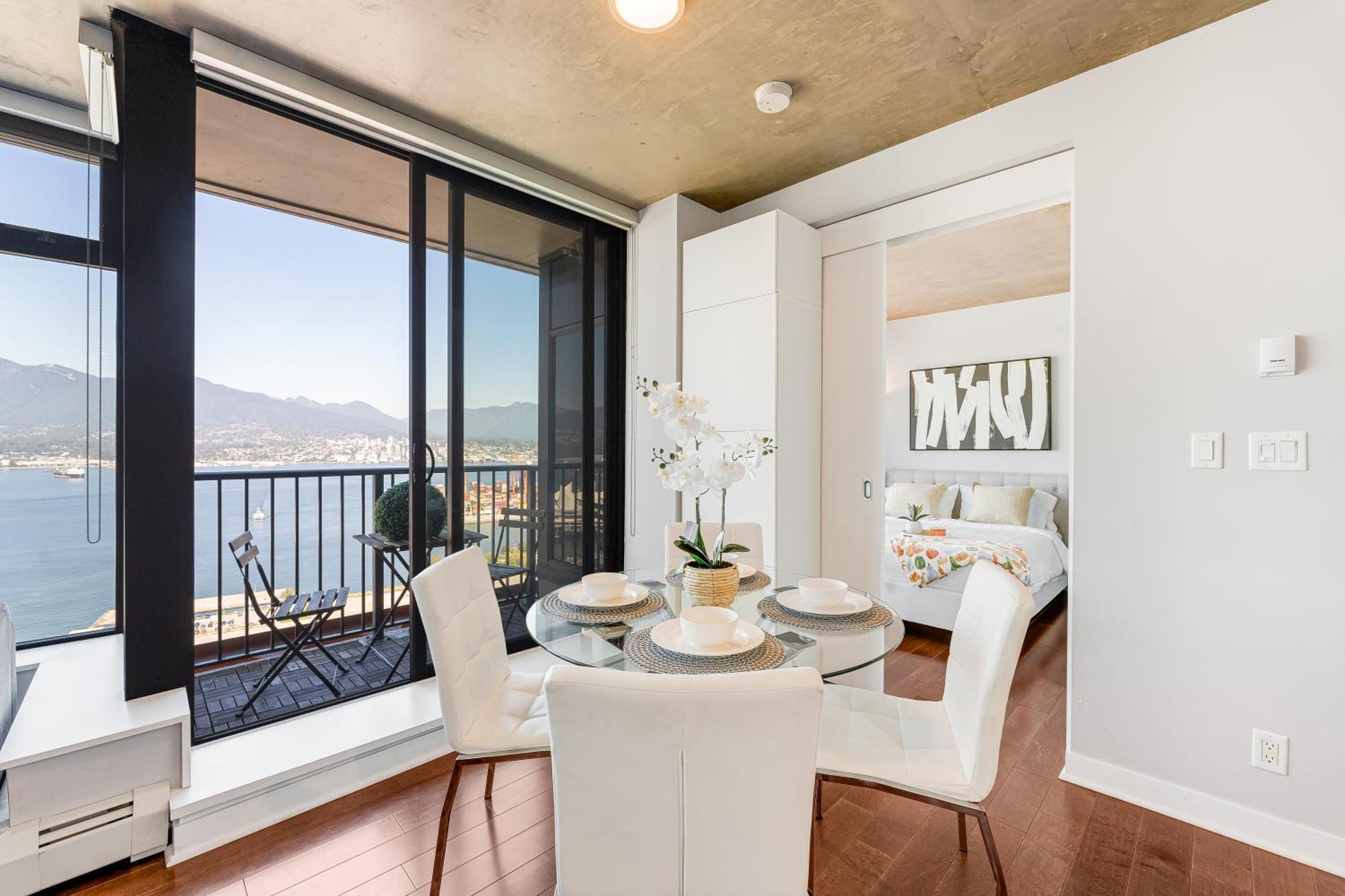 Peak Perfection The Ultimate Luxury With Stunning Mountain Vistas Apartment