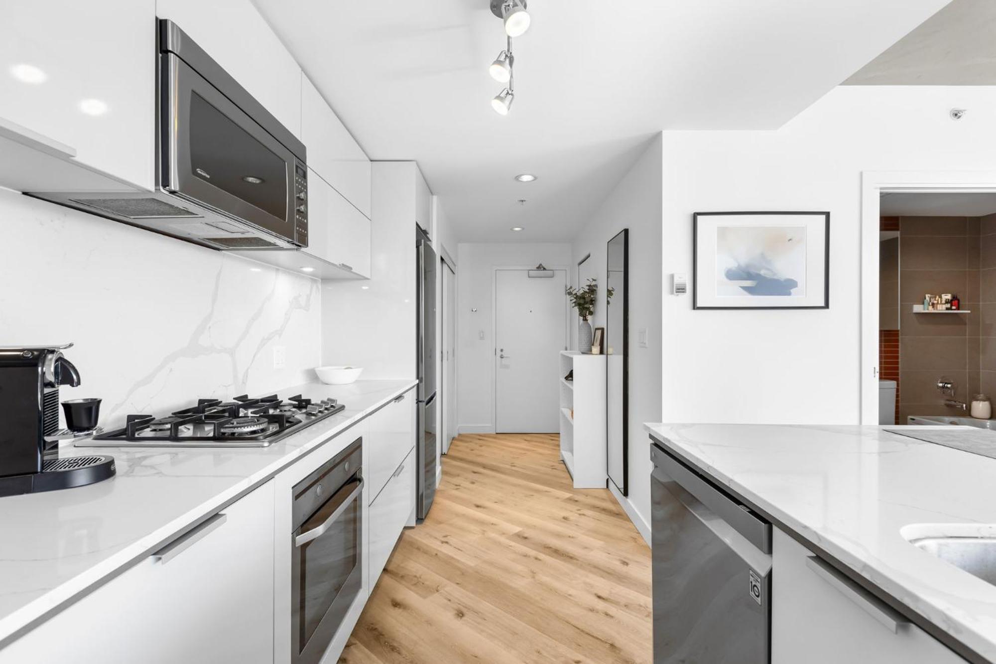 Luxury With Views Apartment