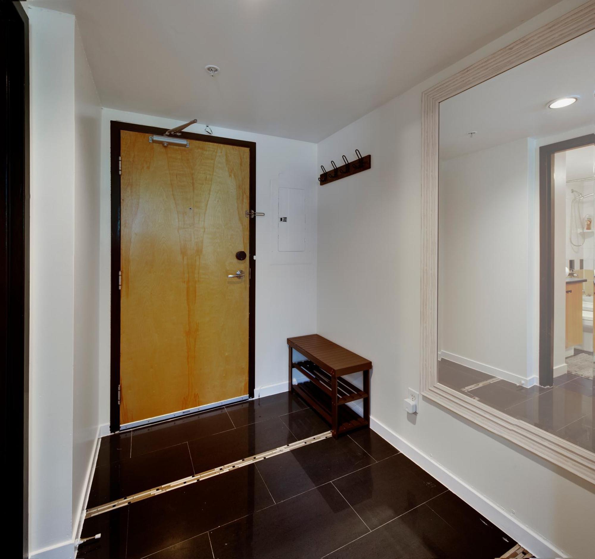Stylish Two-story Loft With Rooftop Deck Apartment *