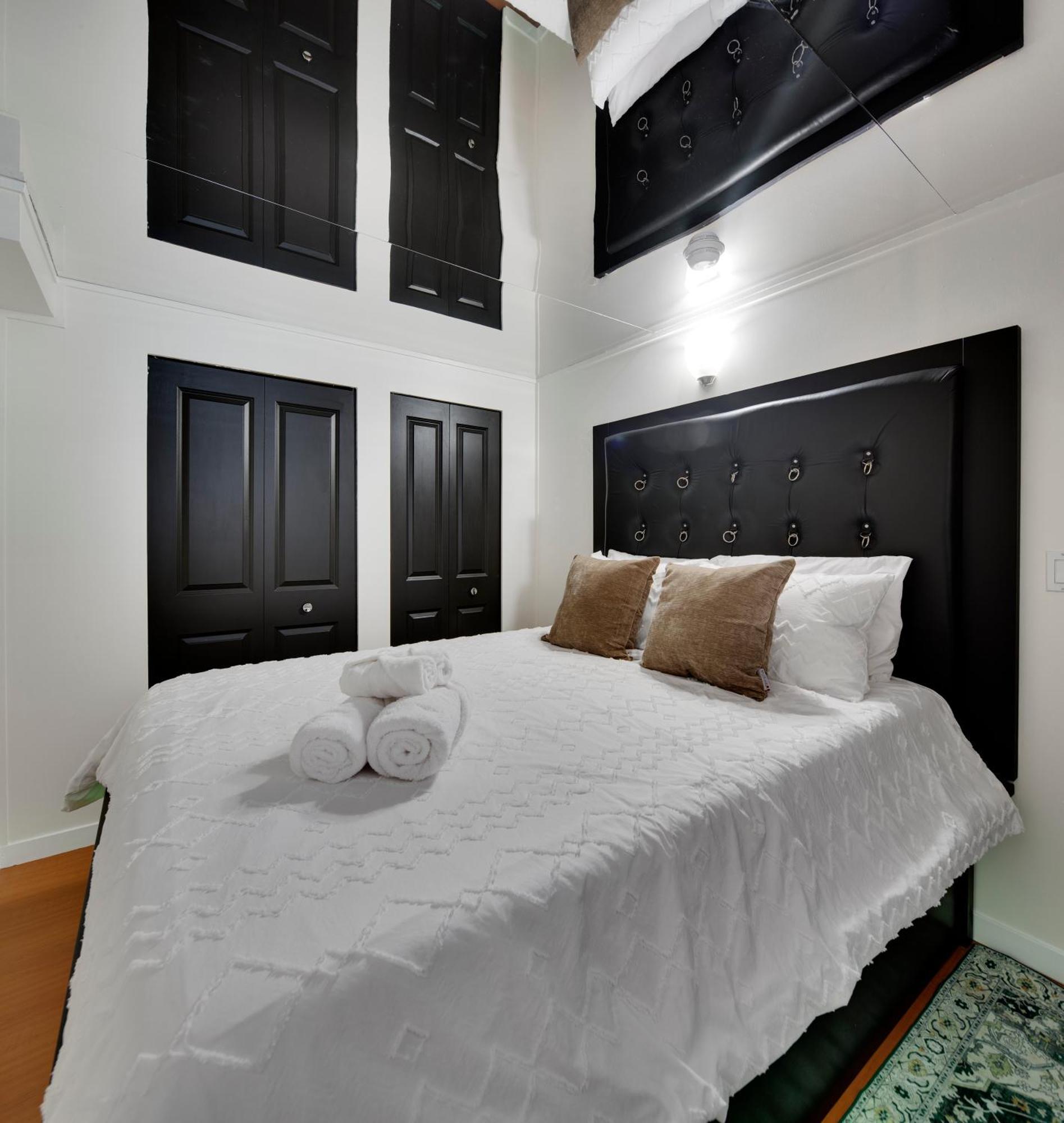 Stylish Two-story Loft With Rooftop Deck *