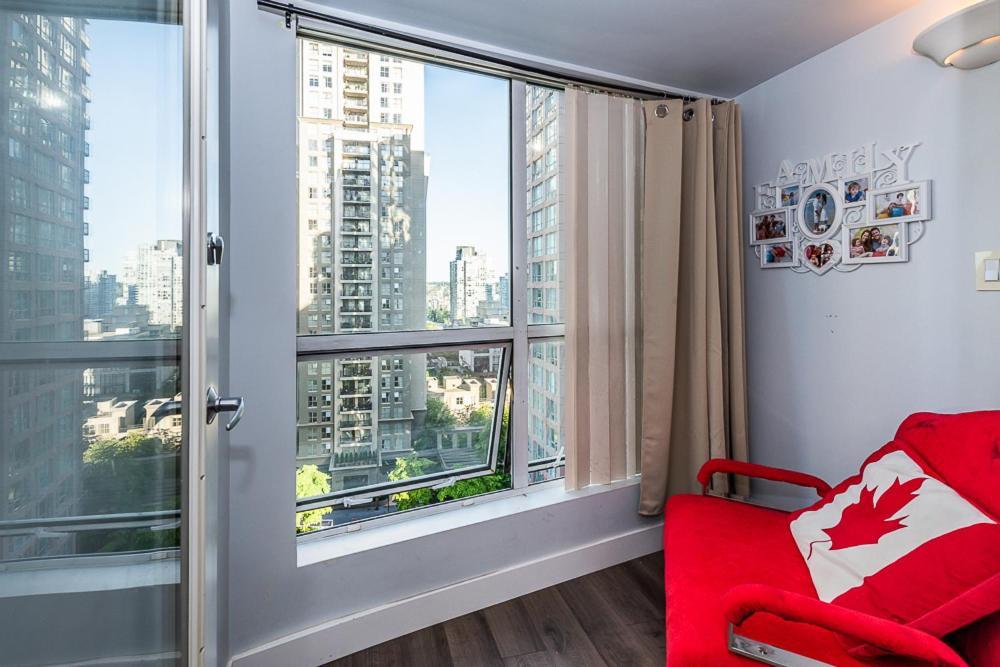 Apartment Funky Modern Loft In The Heart Of Downtown - #1 Location!