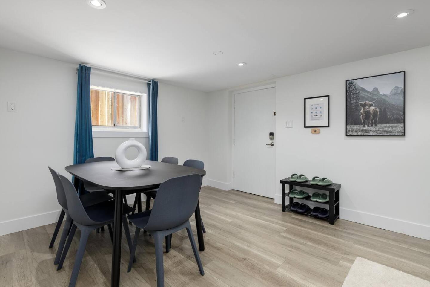 Cozy Near Ubc, Kits, And Dt Holiday home *