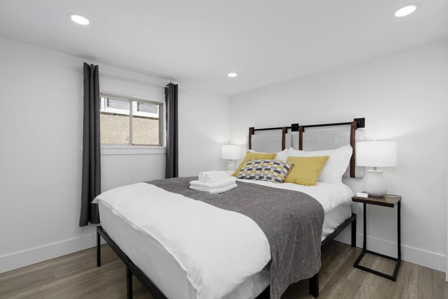 Holiday home Cozy Near Ubc, Kits, And Dt