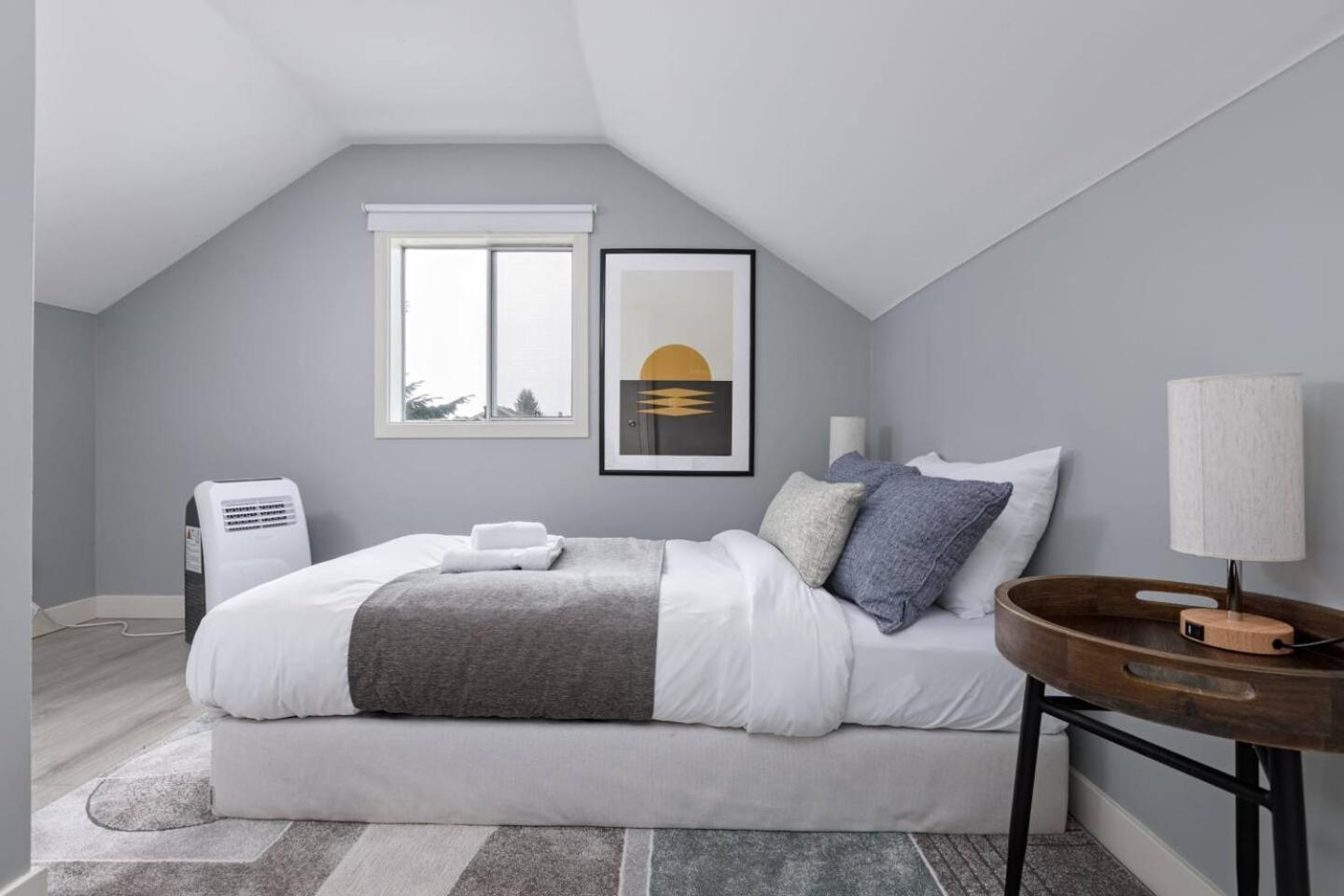 Spacious 4br Retreat Near Yvr And Dt Holiday home