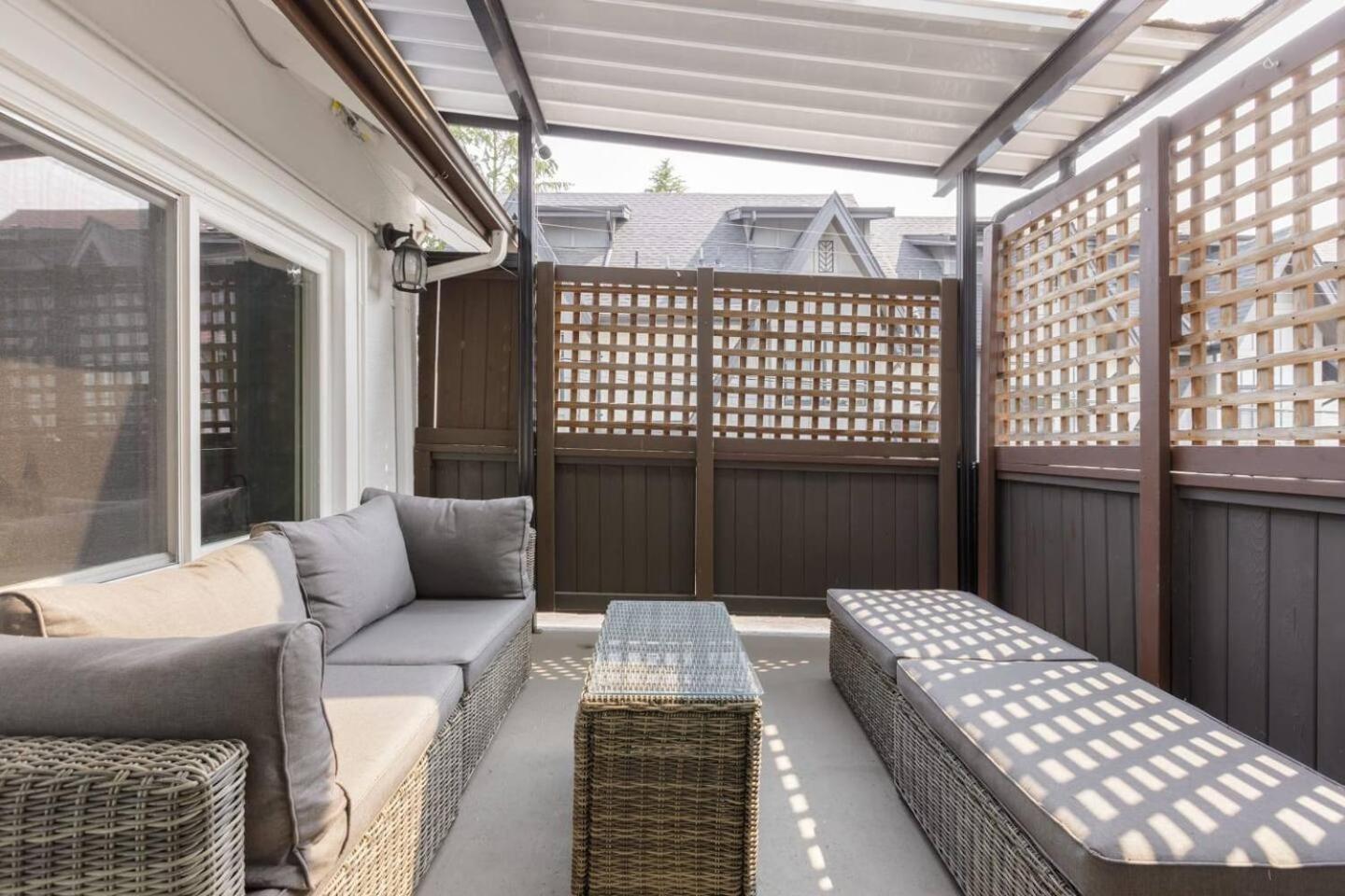 Spacious 4br Retreat Near Yvr And Dt Holiday home Vancouver