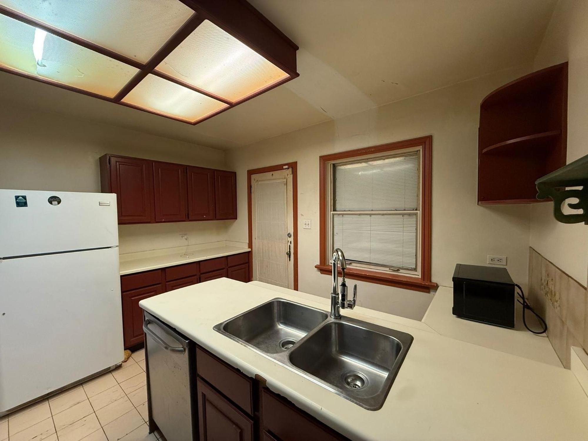 Home- Close To Shopping, Beach, Ubc And Downtown