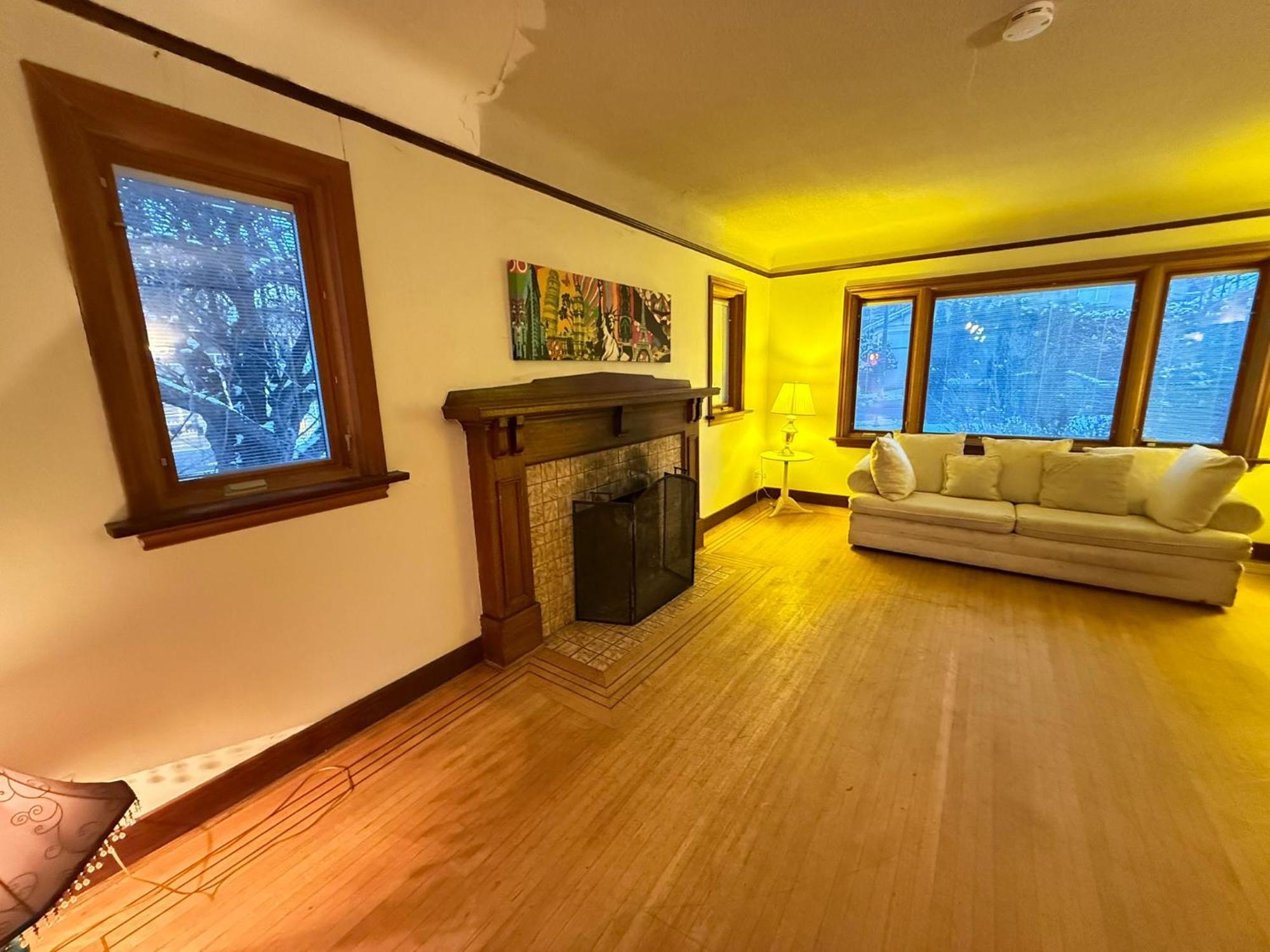 Home- Close To Shopping, Beach, Ubc And Downtown Homestay *