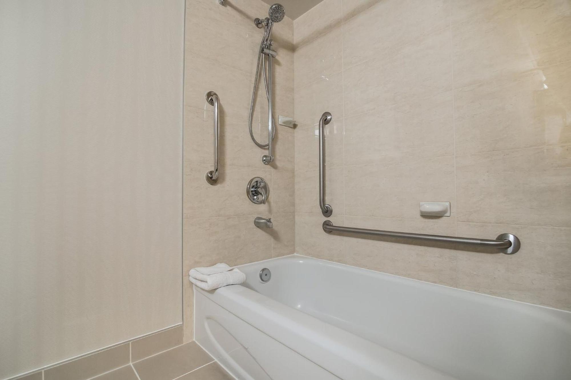 Hotel Vancouver-centre Broadway By Ihg
