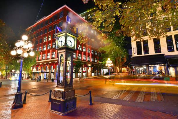 Charming Downtown Near Waterfront Station