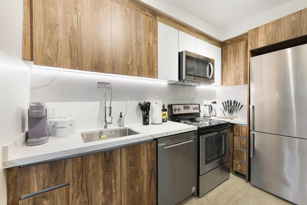 Apartment Modern & Cozy Urban Retreat In The Heart Of The *