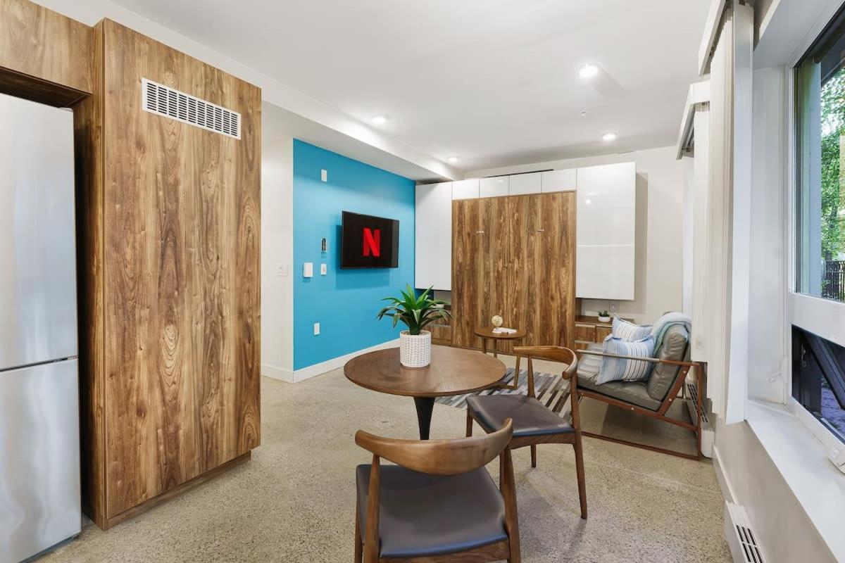 Modern & Cozy Urban Retreat In The Heart Of The