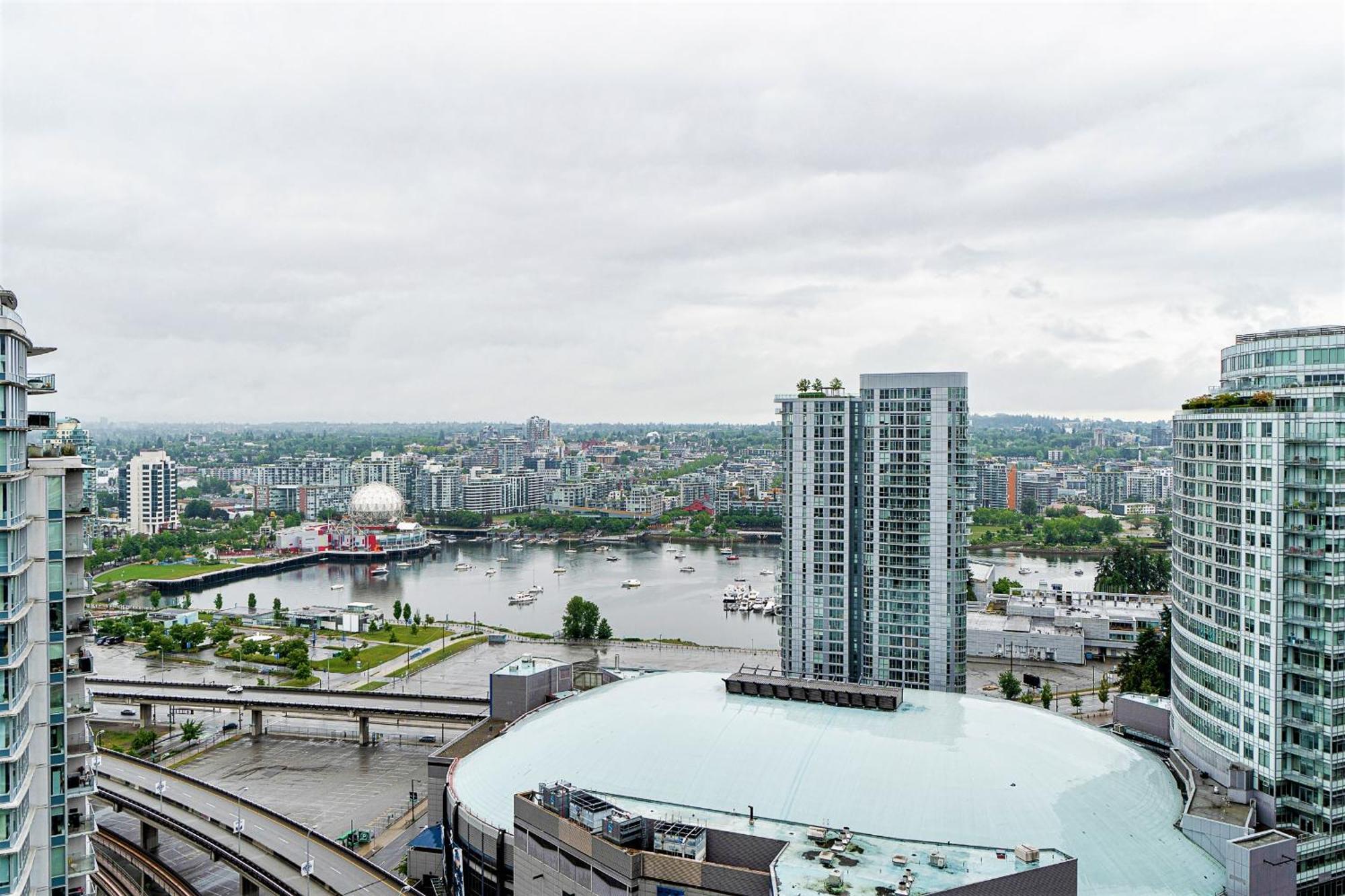 Apartment In The Sky With Gorgeous Water Views