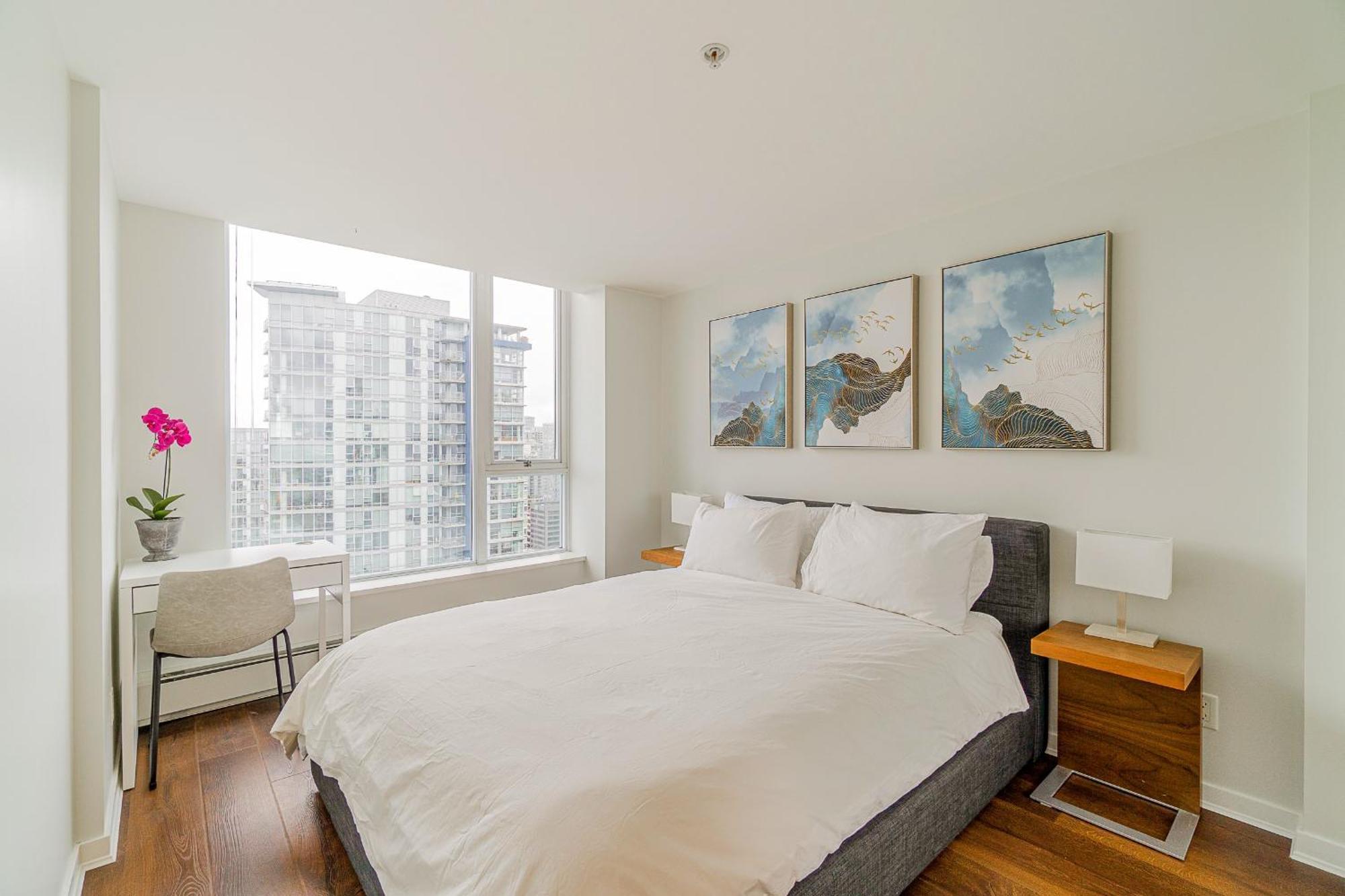 Apartment In The Sky With Gorgeous Water Views Vancouver