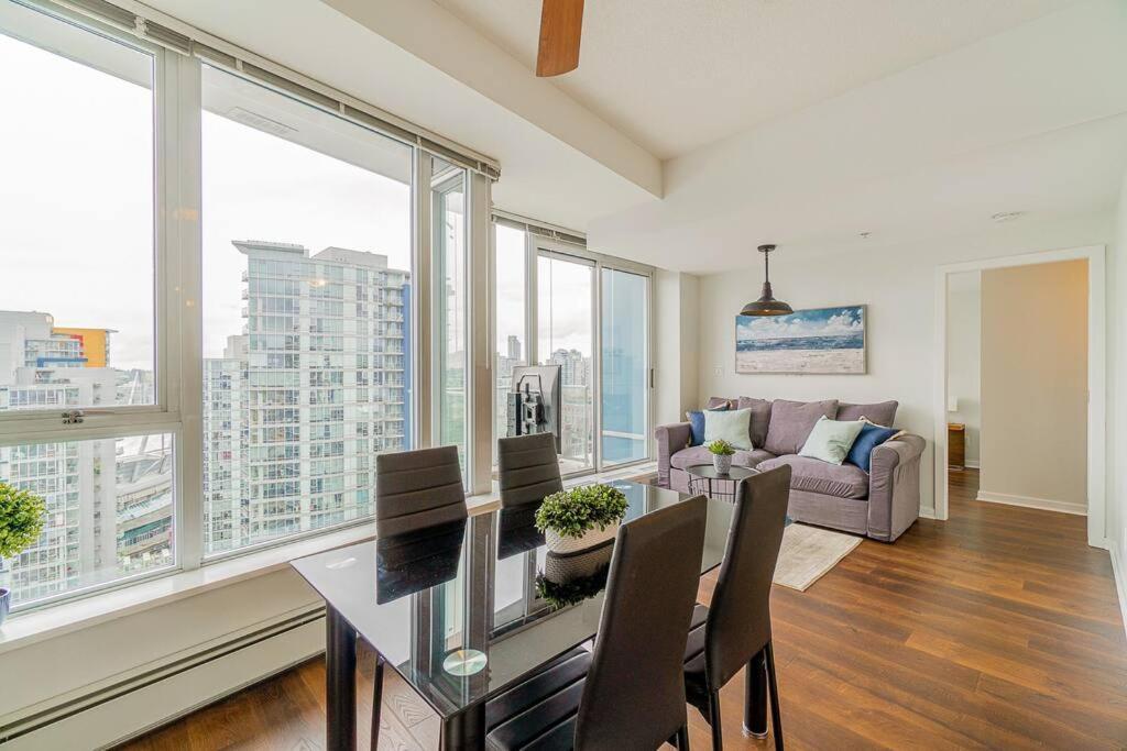 In The Sky With Gorgeous Water Views * Vancouver