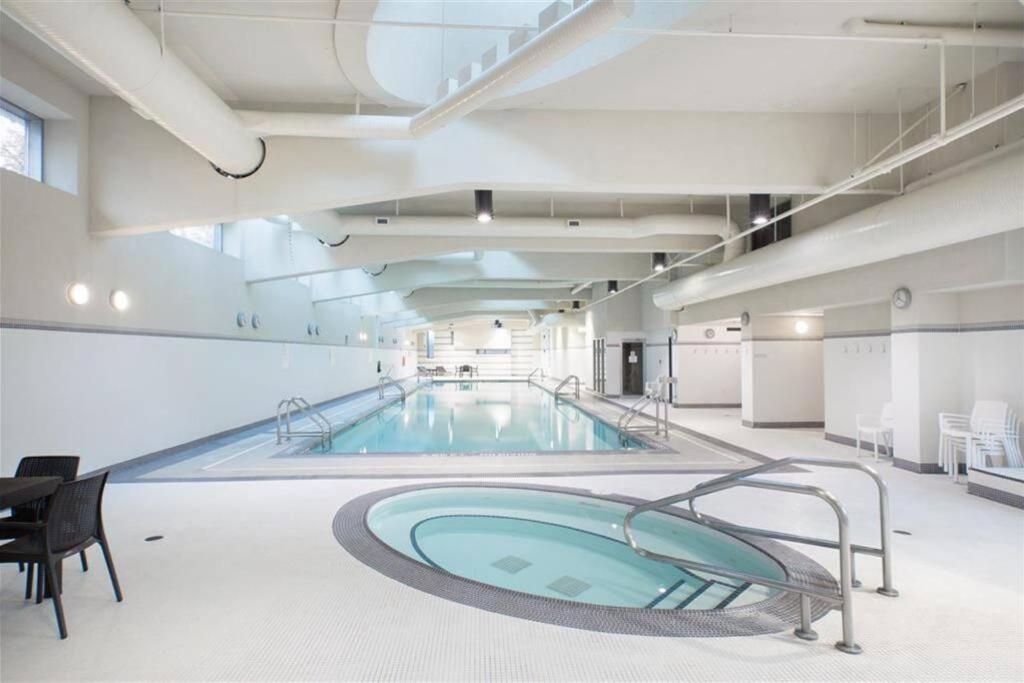 In The Sky With Gorgeous Water Views Apartment