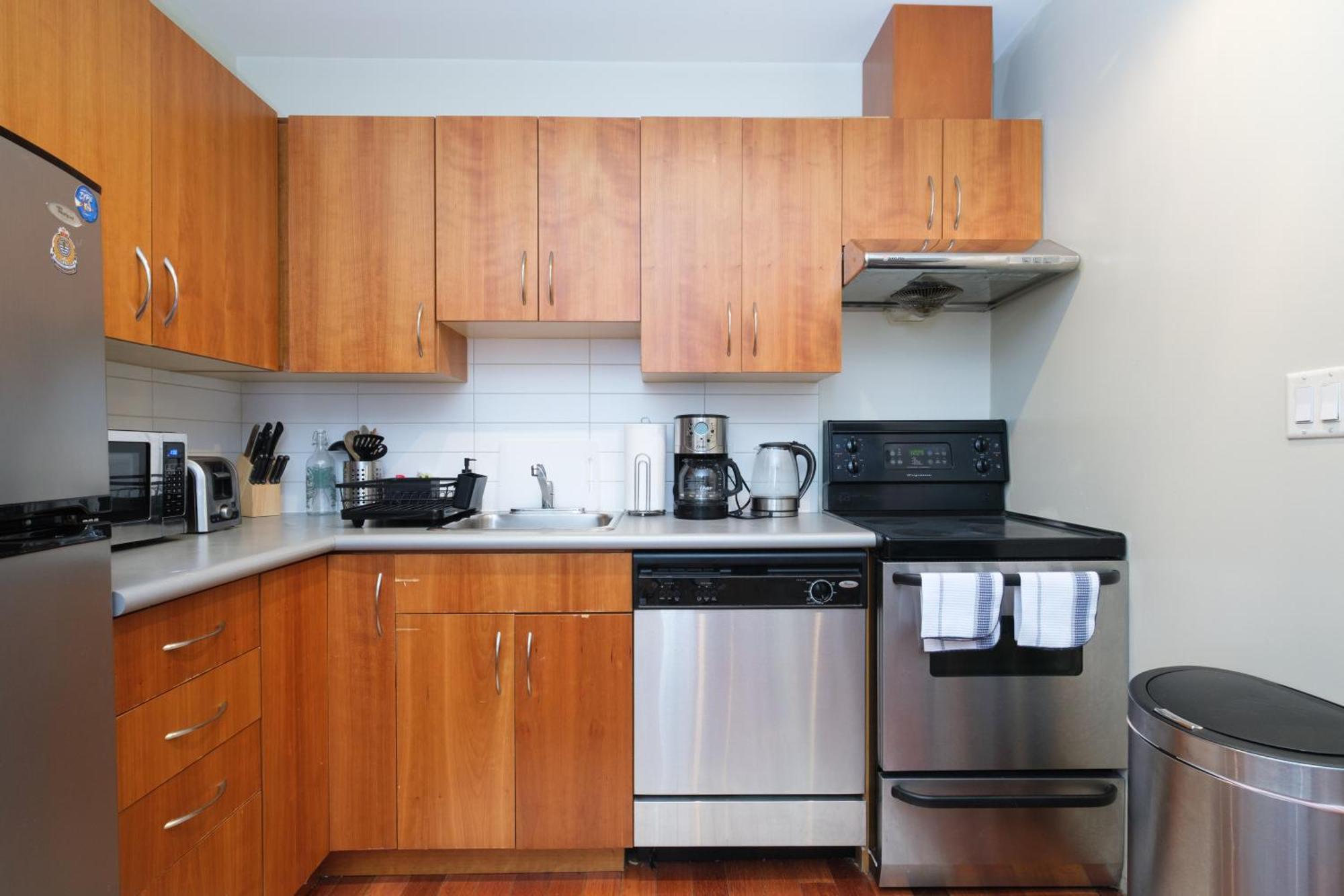 Charming Downtown Near Waterfront Station