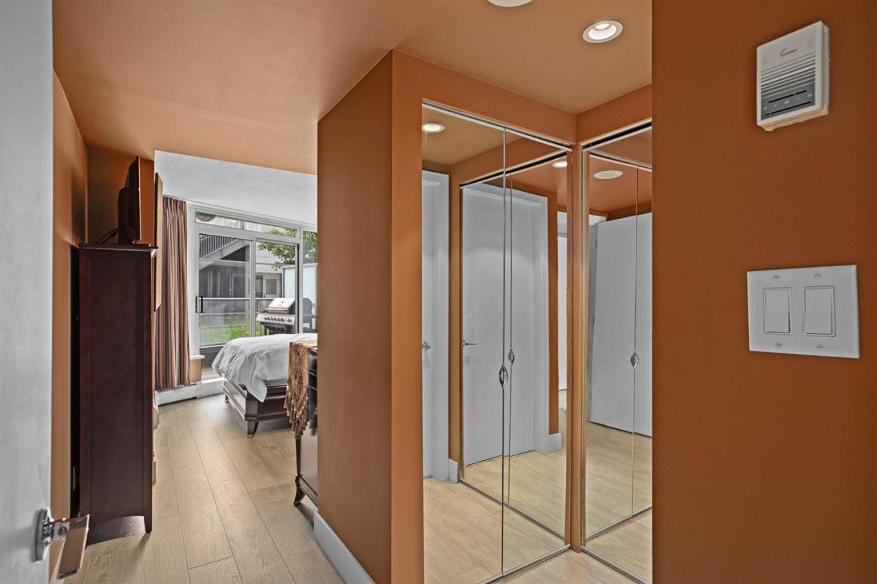Gorgeous Oasis In The Heart Of Downtown - A Rare Find! Vancouver