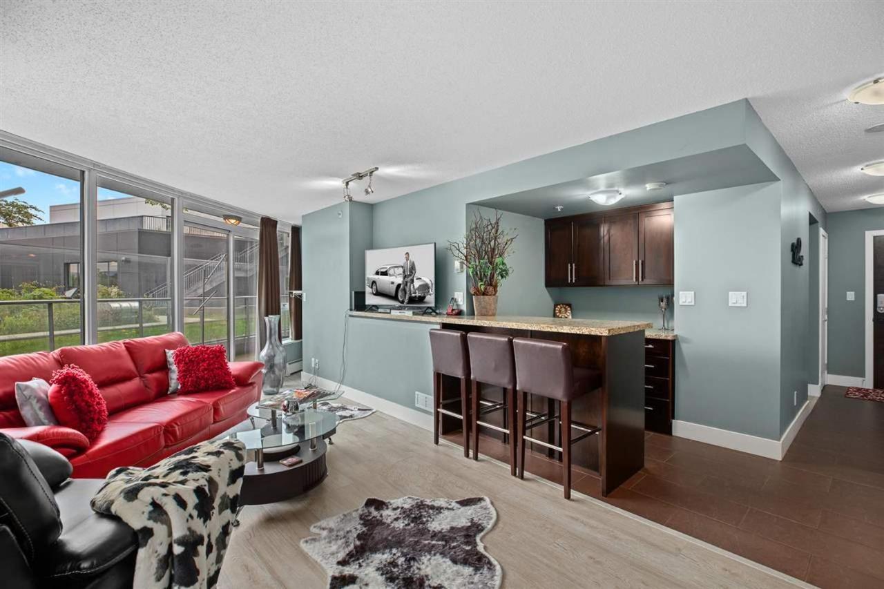 Gorgeous Oasis In The Heart Of Downtown - A Rare Find! * Vancouver