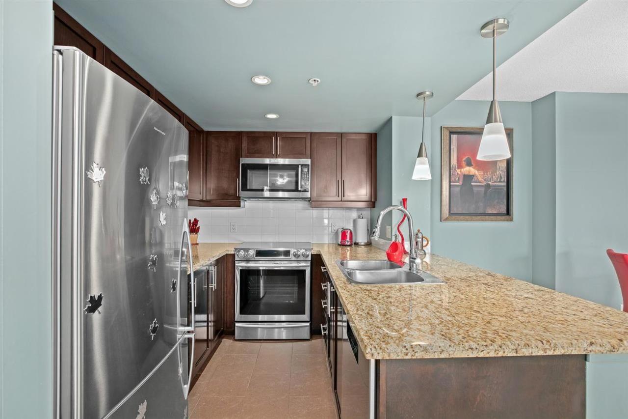 Apartment Gorgeous Oasis In The Heart Of Downtown - A Rare Find!