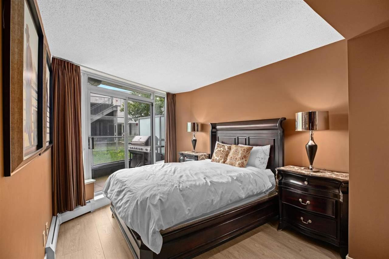 Apartment Gorgeous Oasis In The Heart Of Downtown - A Rare Find! *