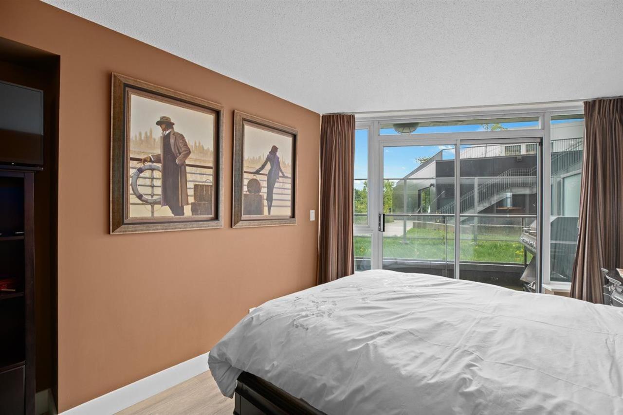 Gorgeous Oasis In The Heart Of Downtown - A Rare Find!