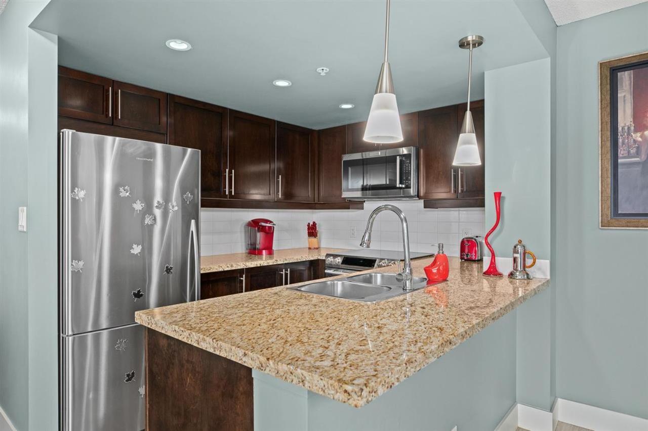 Apartment Gorgeous Oasis In The Heart Of Downtown - A Rare Find!