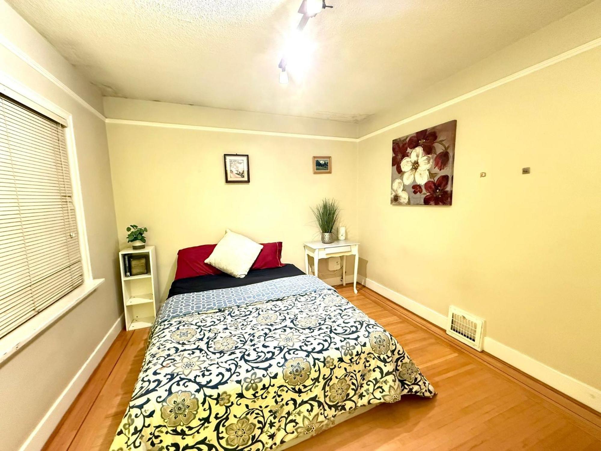 Homestay Private In Budget - Near Transit, Shopping, Ubc & Downtown