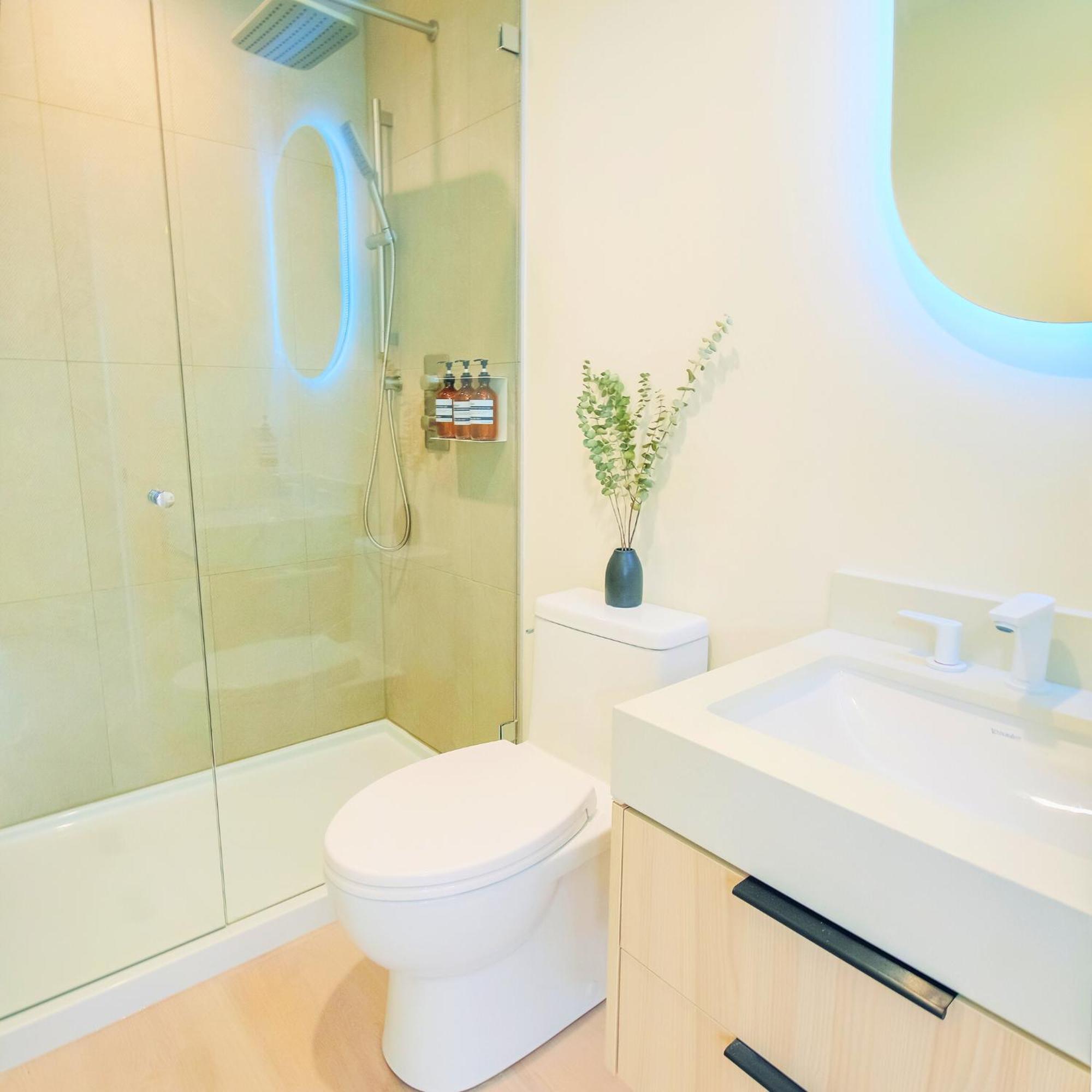 Newly Renovated 1 Bedroom In Japantown! Near Gastown & Railtown!