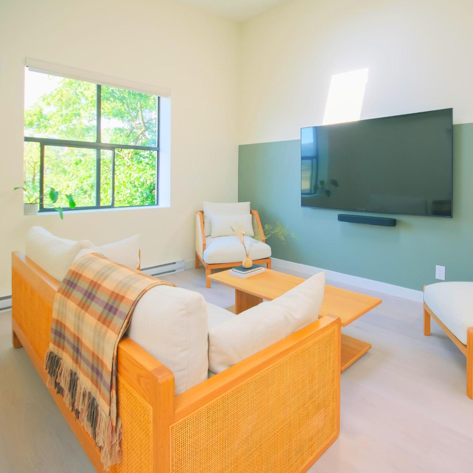 Apartment Newly Renovated 1 Bedroom In Japantown! Near Gastown & Railtown! Vancouver