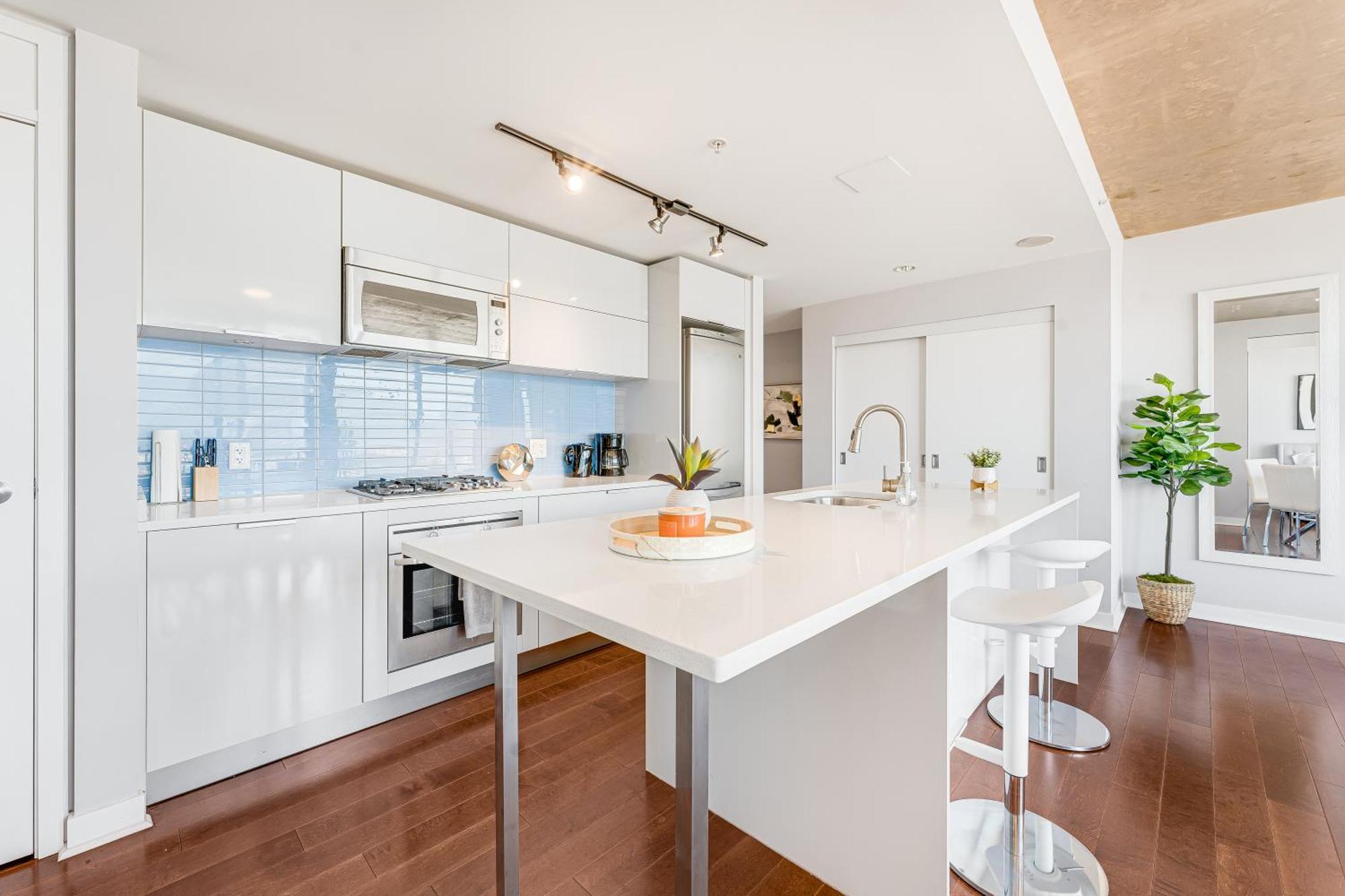 Apartment Peak Perfection The Ultimate Luxury With Stunning Mountain Vistas *
