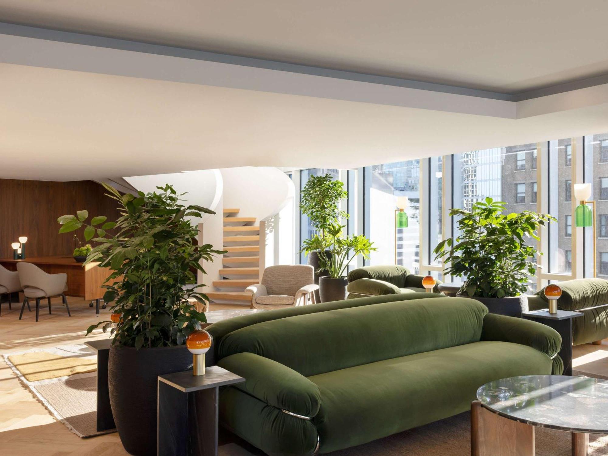 Fairmont Pacific Rim Hotel 5*