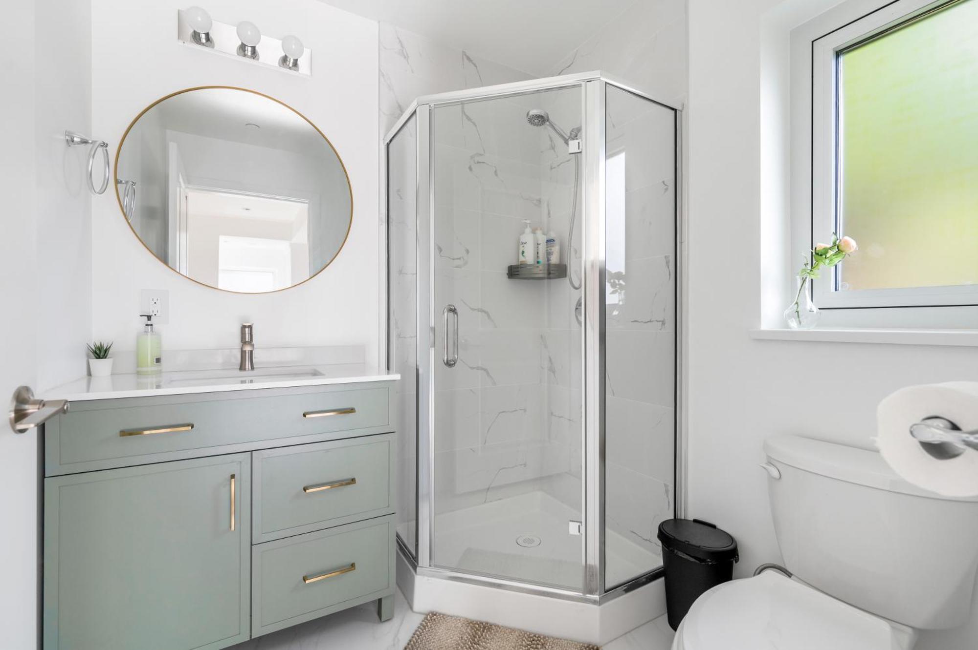 Charming 2-bd Retreat In The Heart Of *