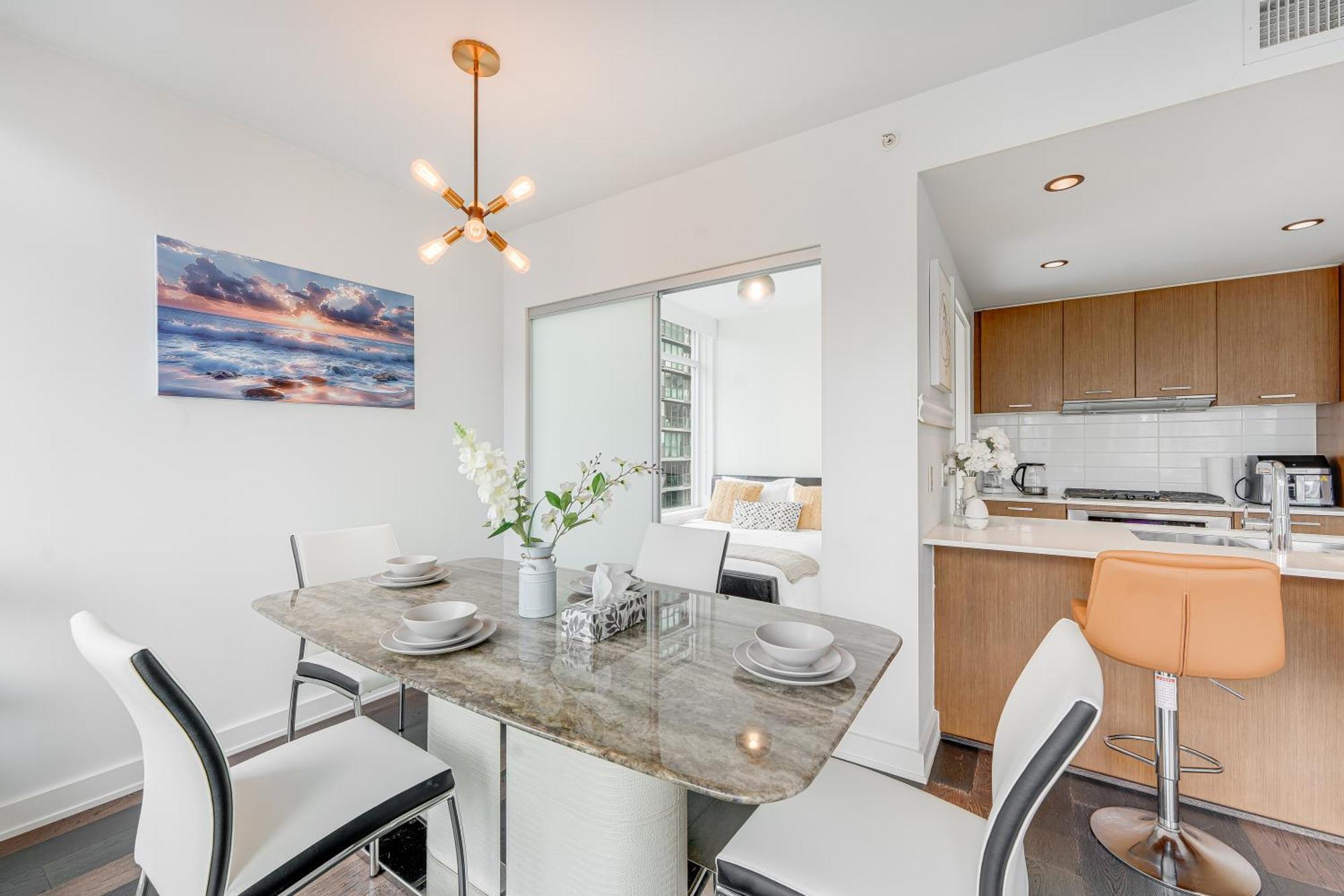 Apartment Elegant Two Bedroom Retreat Breathtaking Ocean And Skyline Views