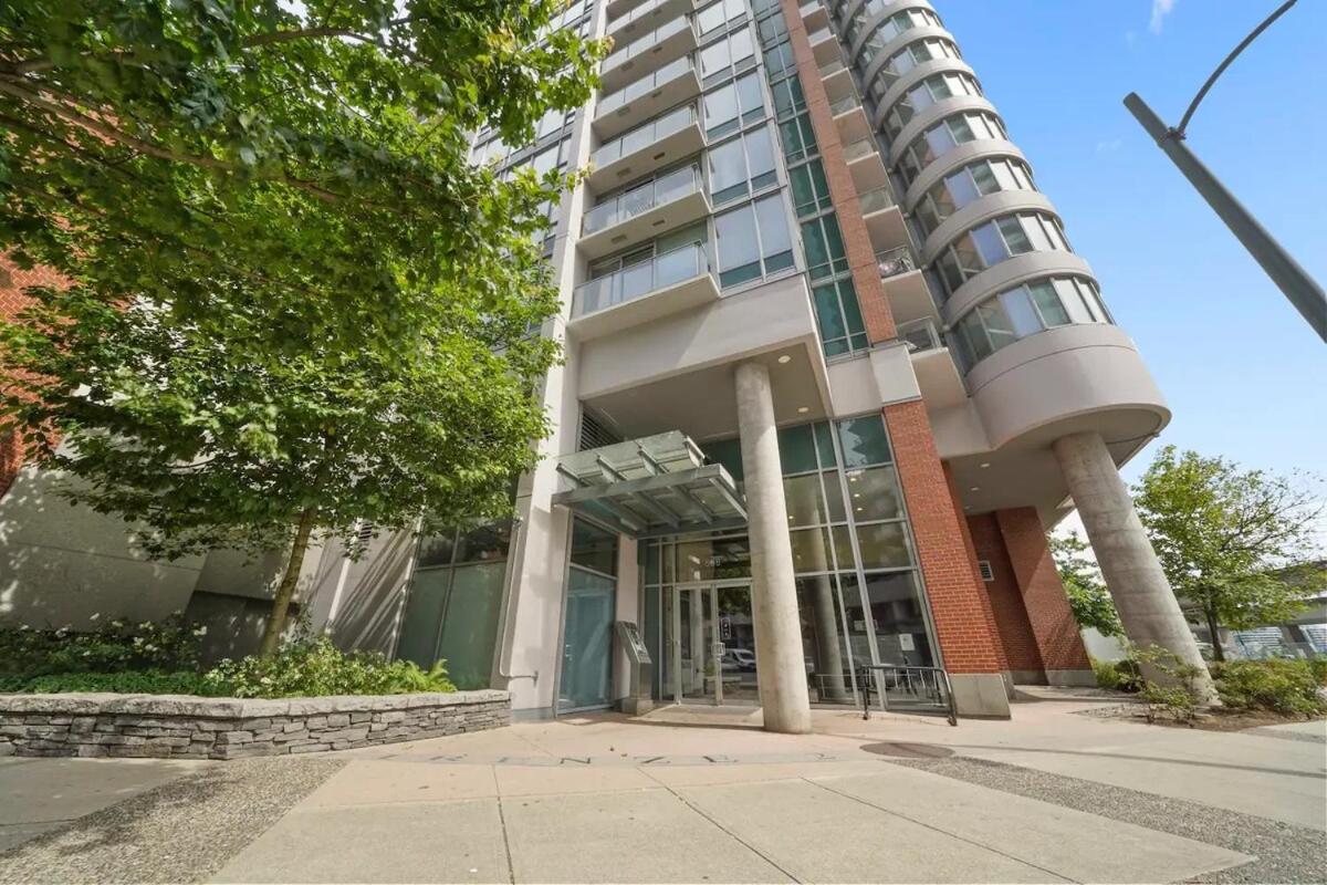 3 Bed Sub Penthouse Ocean And Mountain View * Vancouver