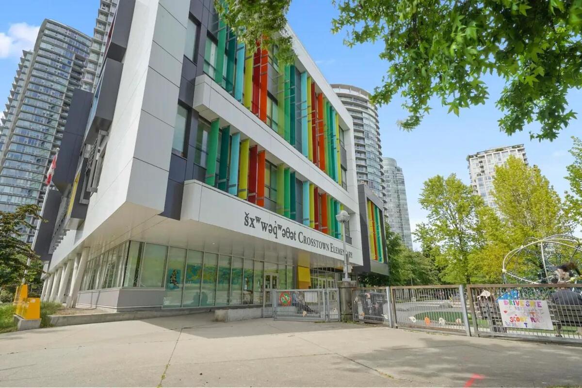 3 Bed Sub Penthouse Ocean And Mountain View Vancouver