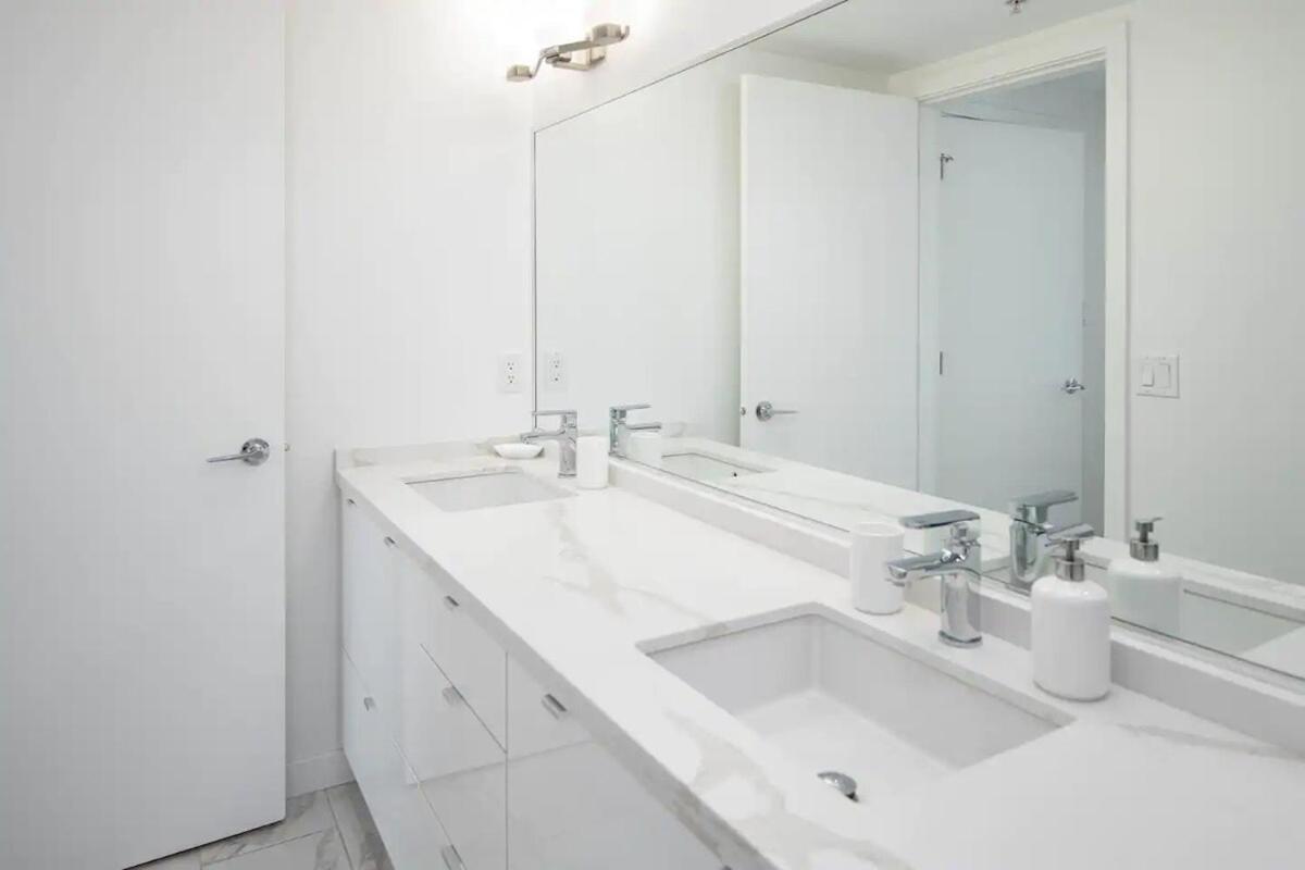 3 Bed Sub Penthouse Ocean And Mountain View