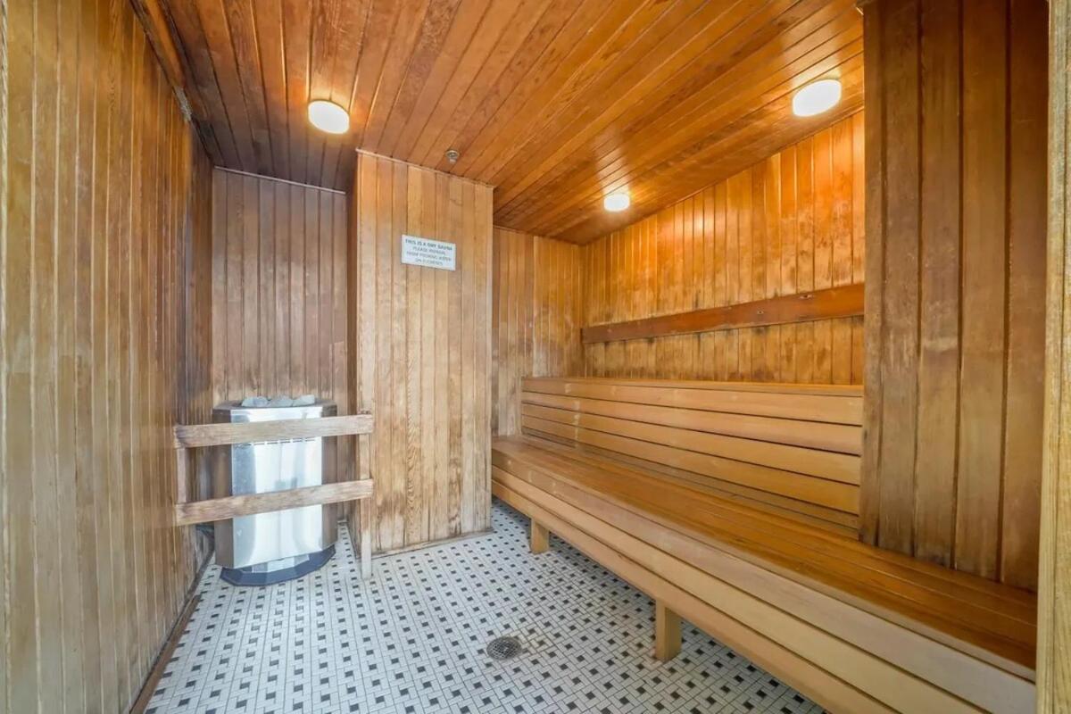 Apartment 3 Bed Sub Penthouse Ocean And Mountain View
