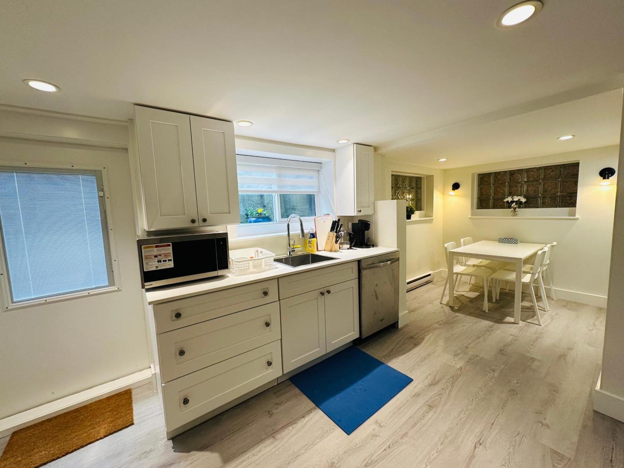 Homestay Quiet Basement Steps From Quilchena Park In *