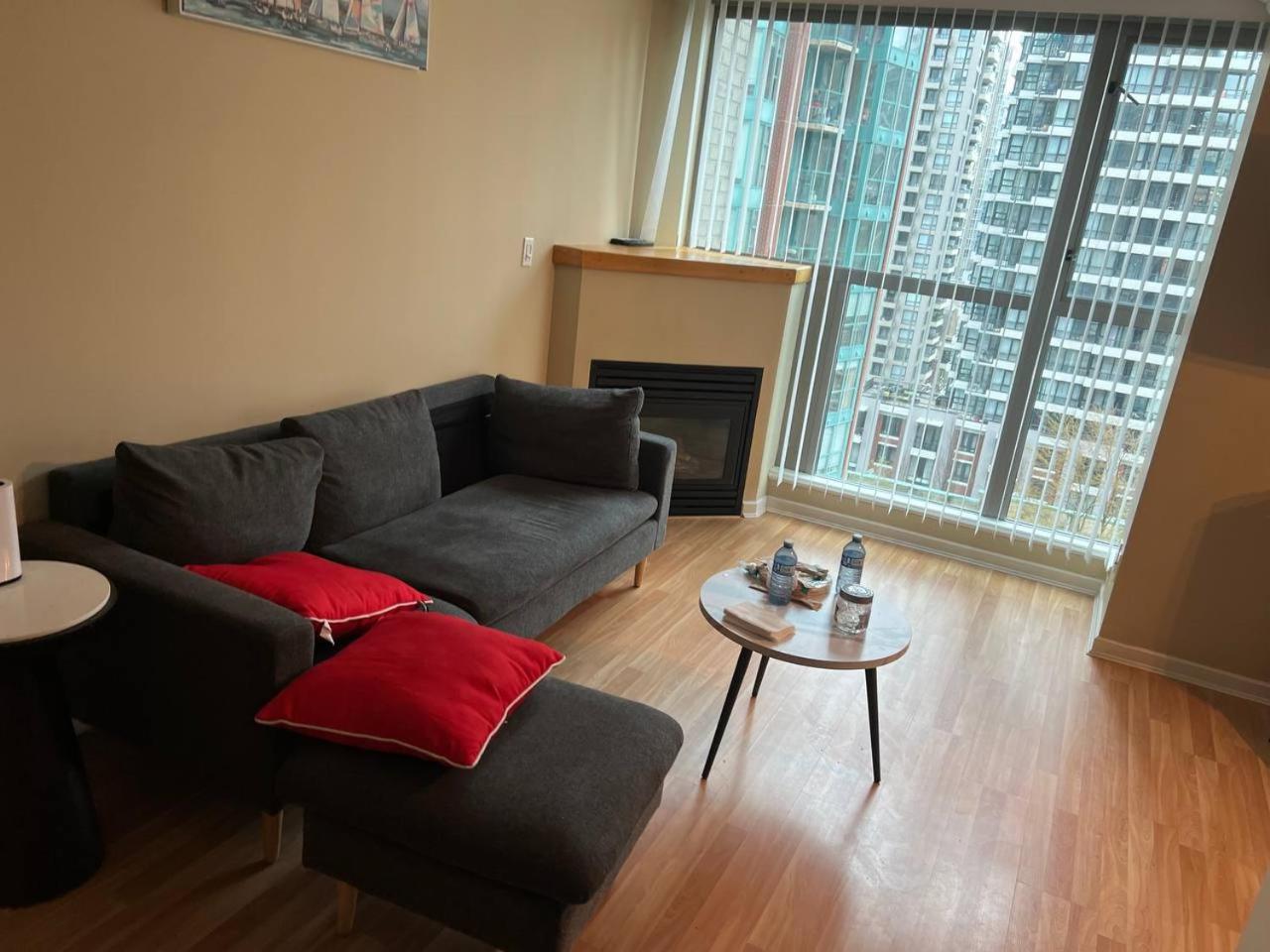Apartment 2 Bedroom In Yaletown