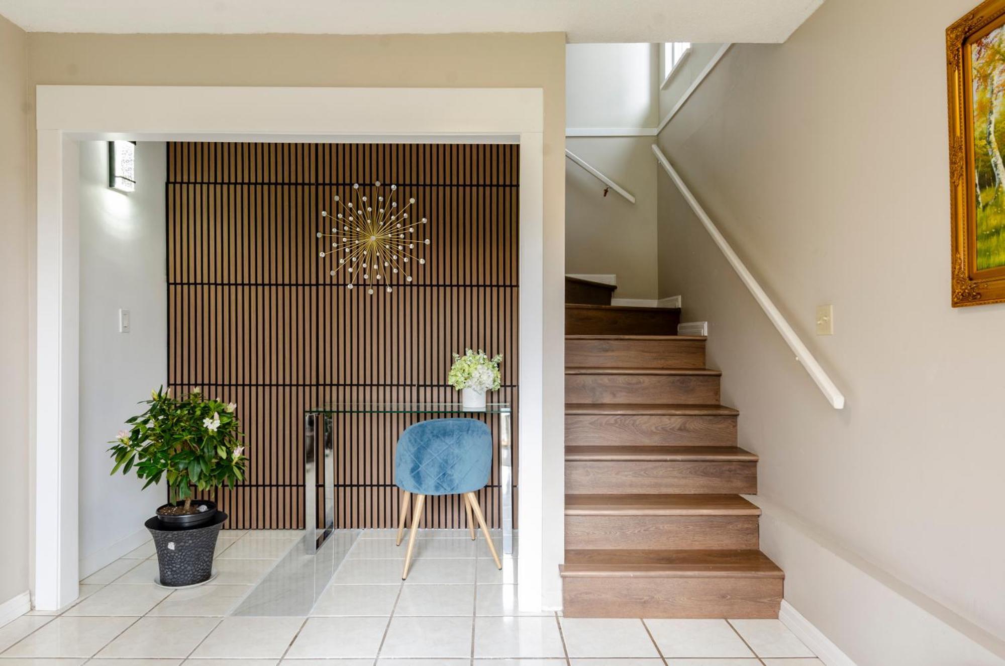 Apartment Oak Park House In
