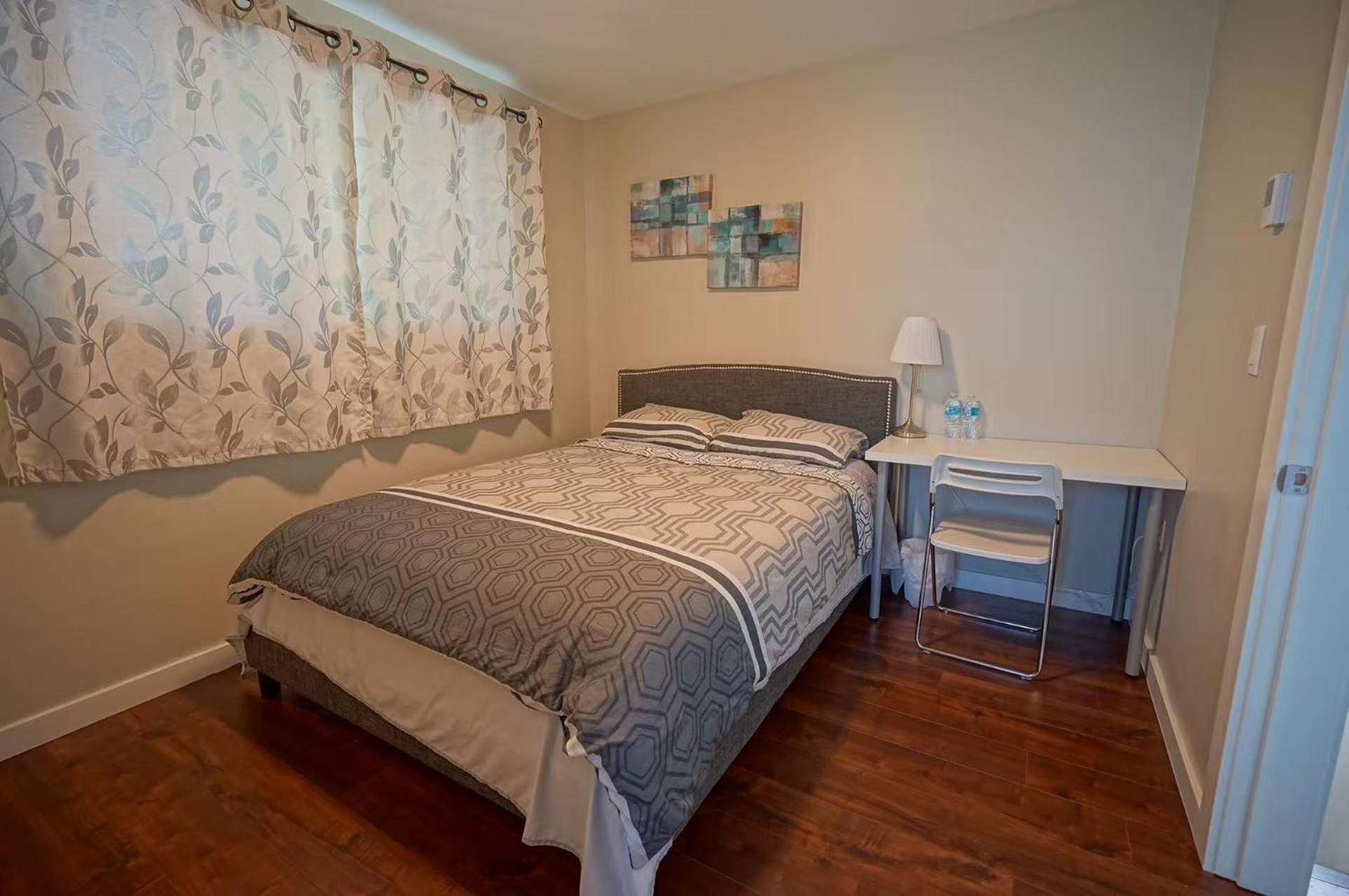 Mary's Housr - Yvr, Downtown , Ubc Homestay