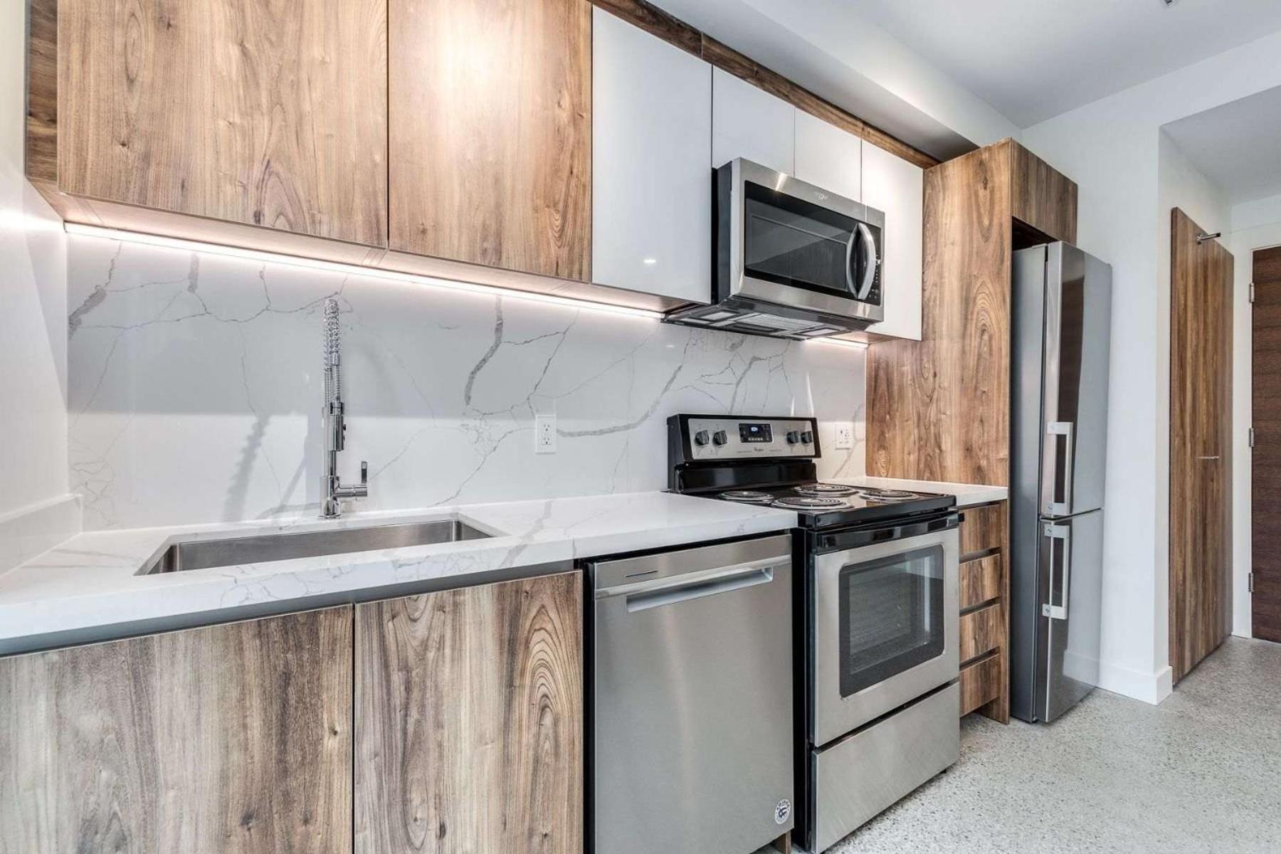 Luxury Downtown In Quiet Neighbourhood Vancouver