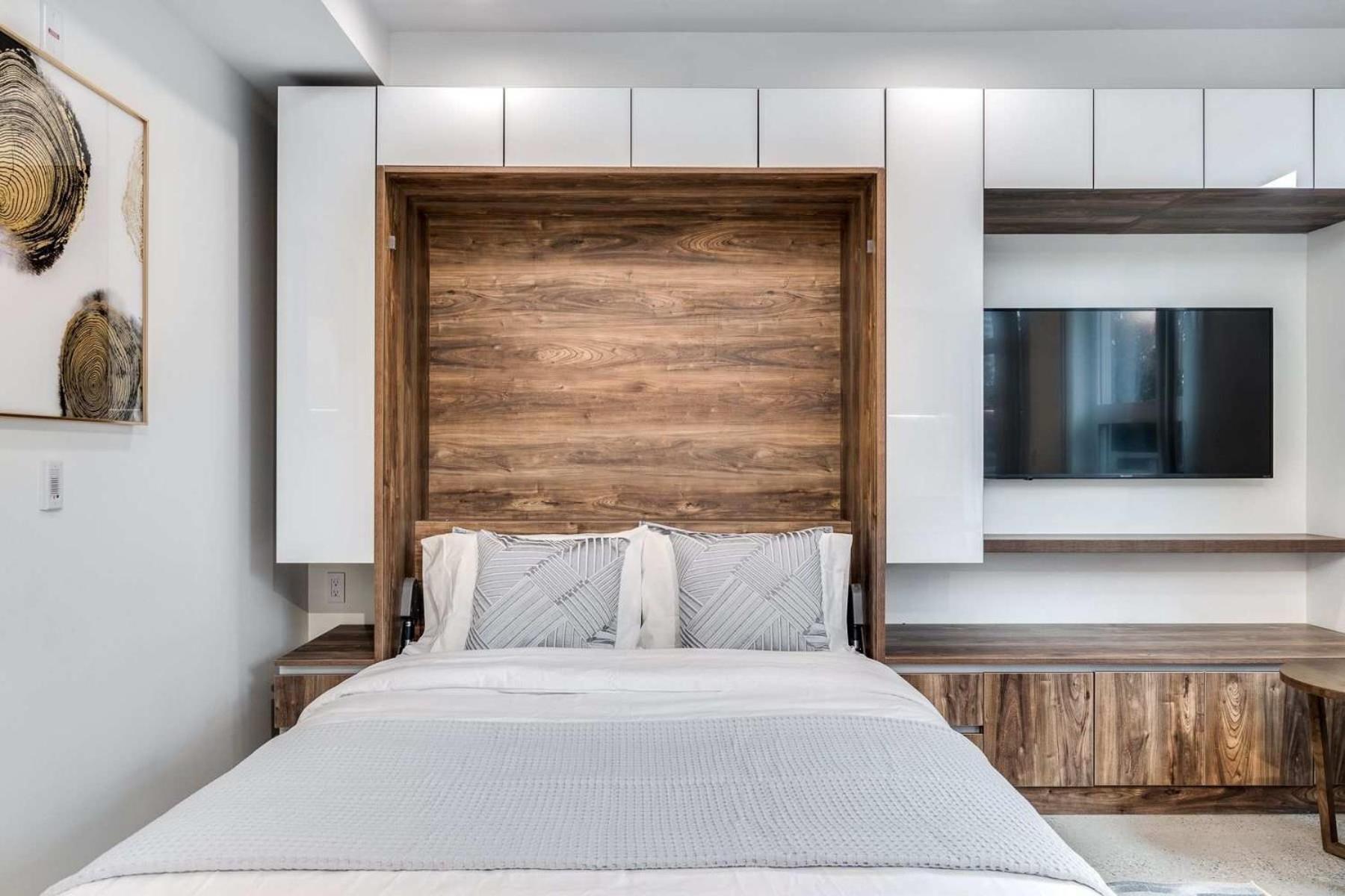 Luxury Downtown In Quiet Neighbourhood