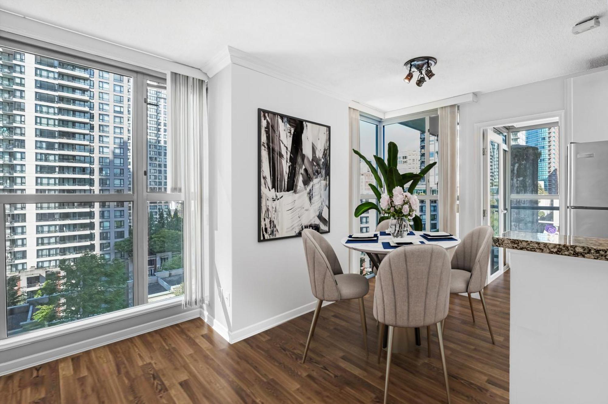 Apartment Chic And 2br Next To Yaletown Nightlife Vancouver