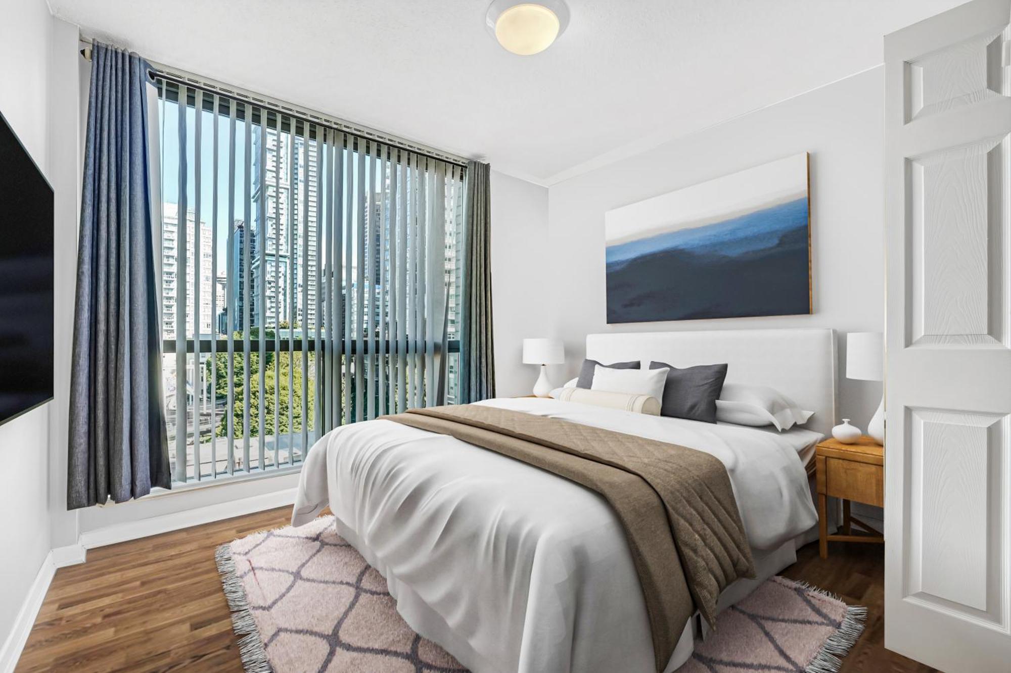 Chic And 2br Next To Yaletown Nightlife Apartment