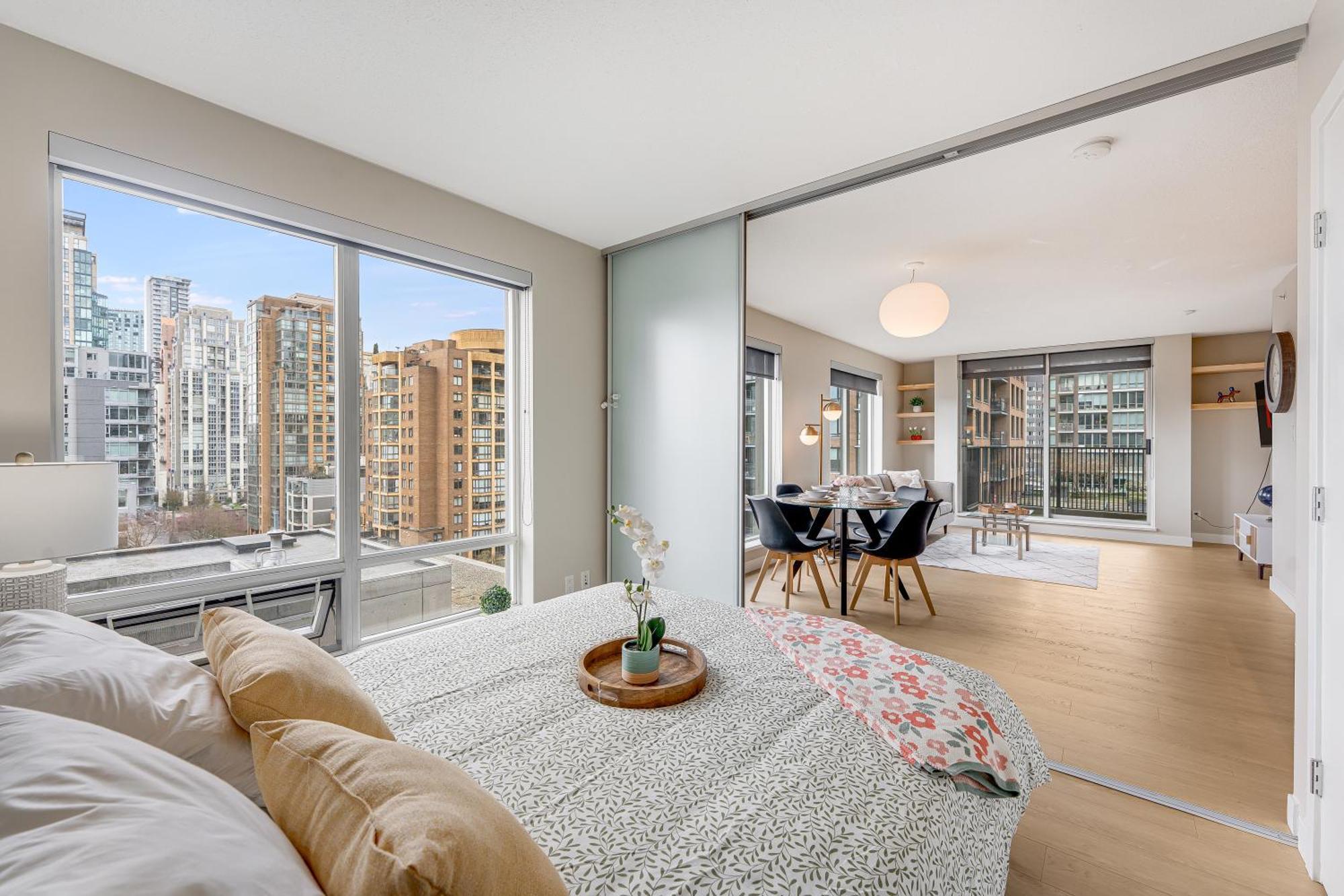 Panoramic Perfection Designer 2br With Views And Comfort *