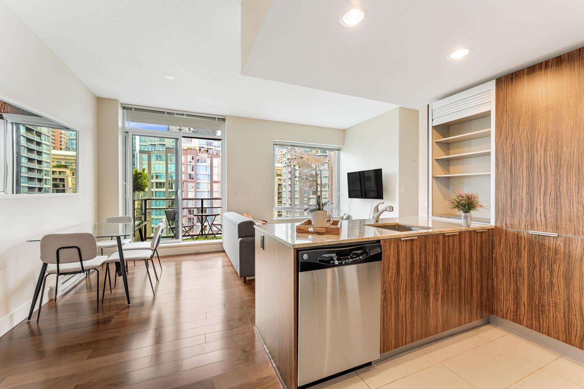 Urban Living At Its Finest 1br In Yaletown Apartment Vancouver