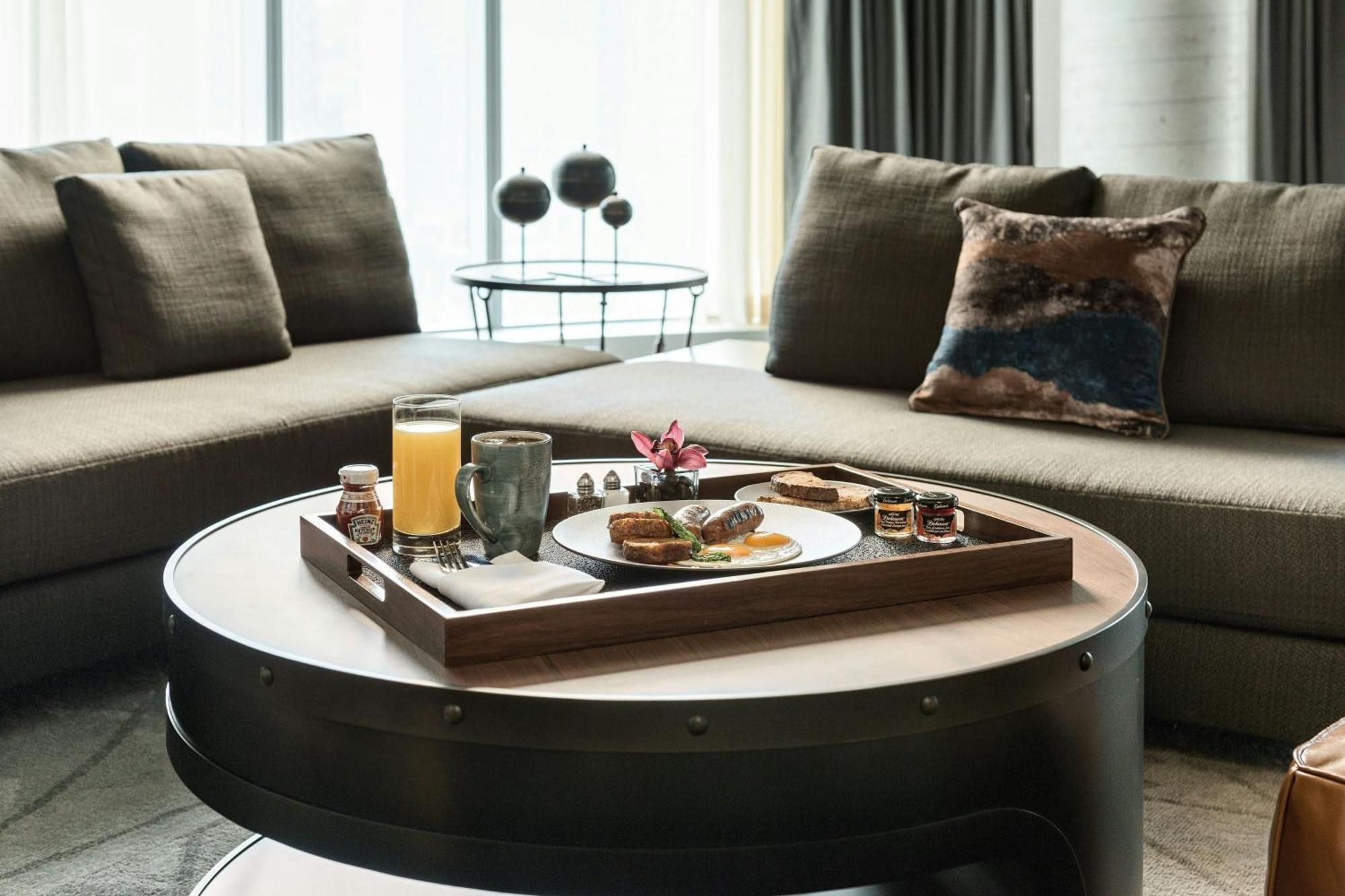The Douglas, Autograph Collection Hotel 5*