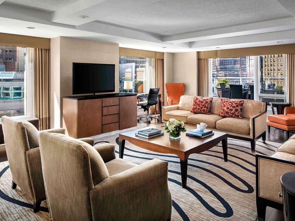 Fairmont Waterfront Hotel 5*